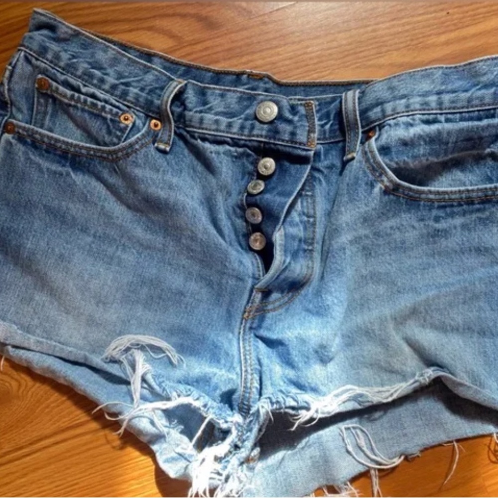 Levi’s shorts